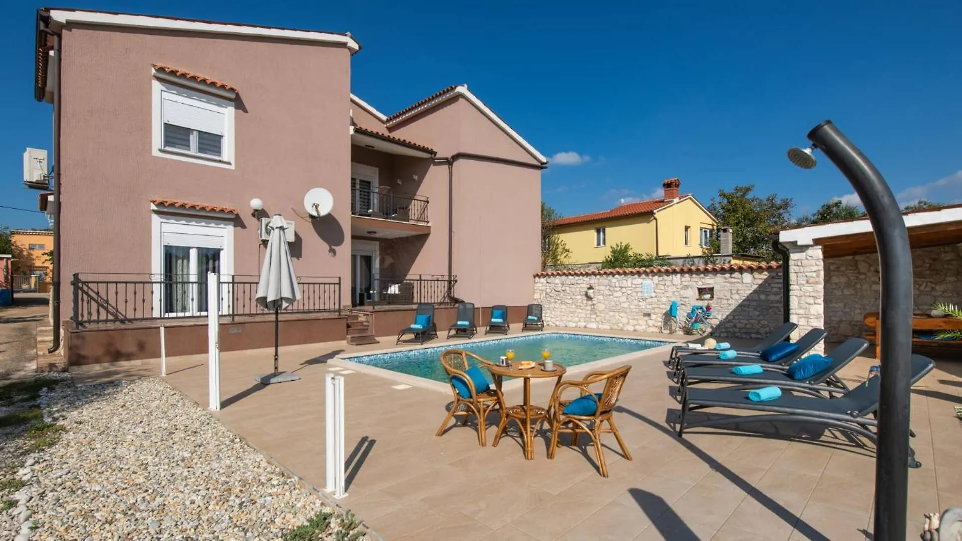 Amazing Villa Lara With Private Pool By Wiibuk Marčana