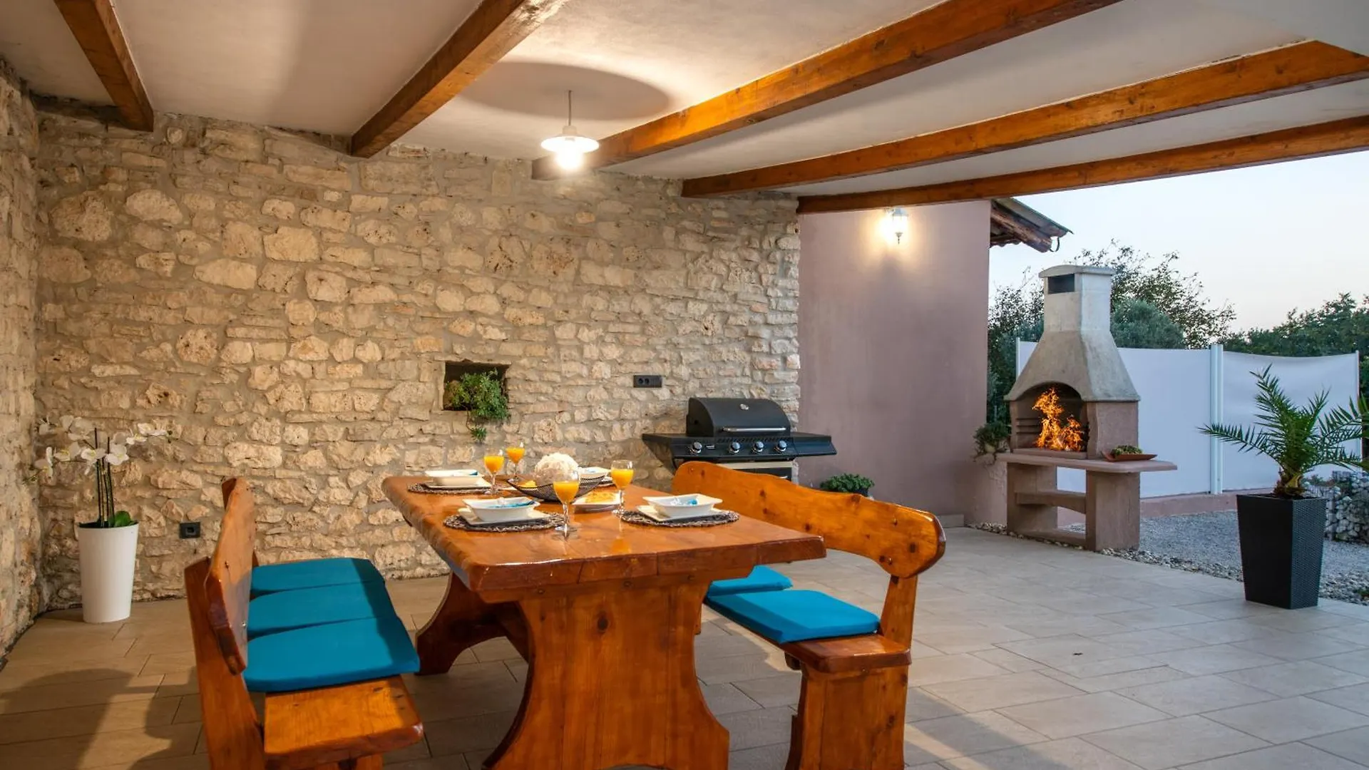Amazing Villa Lara With Private Pool By Wiibuk Marcana